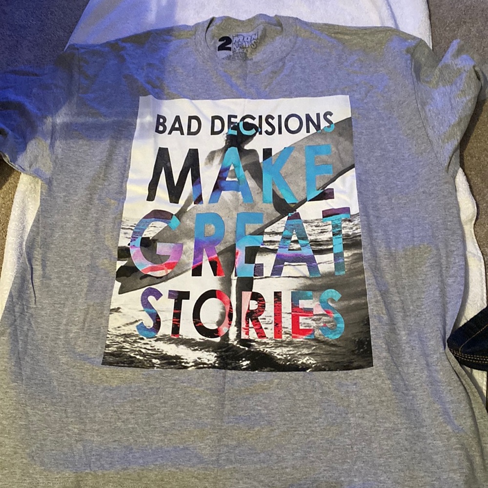 Selling a 2 Monkeys graphic T-shirt that was never worn!!!